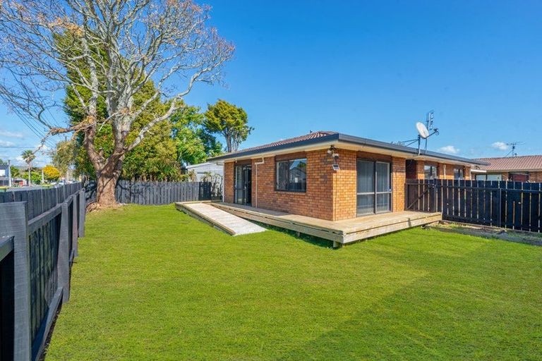 Photo of property in 1/3 Kelvin Road, Papakura, 2110