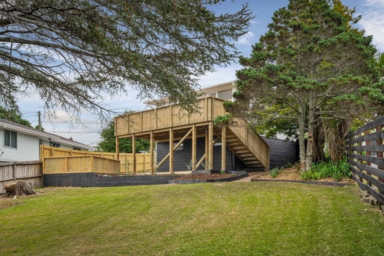 Photo of property in 46 Colwill Road, Massey, Auckland, 0614