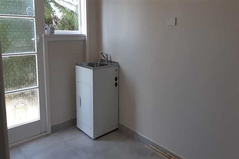 Photo of property in 1 Phillipa Place, Browns Bay, Auckland, 0630