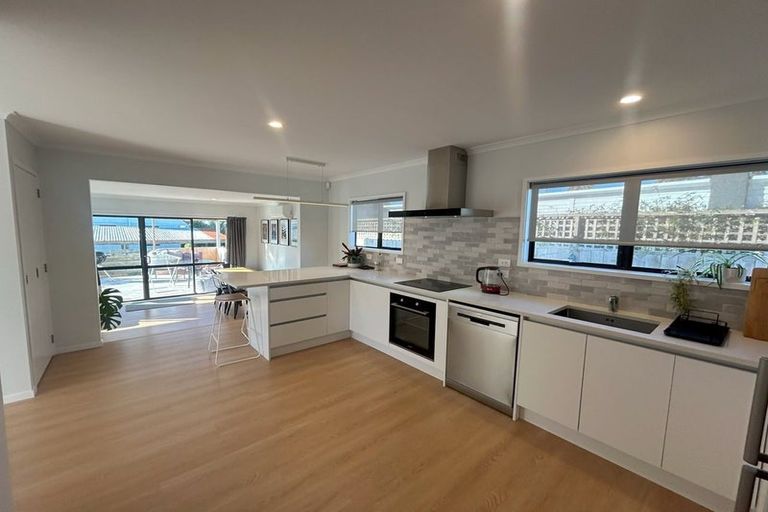 Photo of property in 225b Dickson Road, Papamoa Beach, Papamoa, 3118