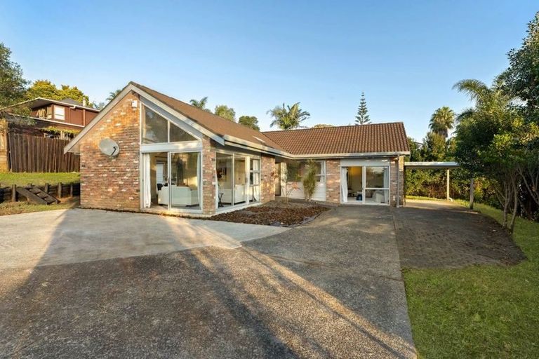 Photo of property in 77 Kennedy Avenue, Forrest Hill, Auckland, 0620