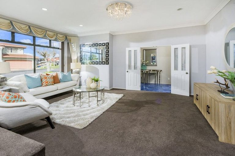 Photo of property in 5 Tornado Place, West Harbour, Auckland, 0618