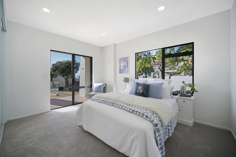 Photo of property in 12 Quedley Court, Eastern Beach, Auckland, 2012