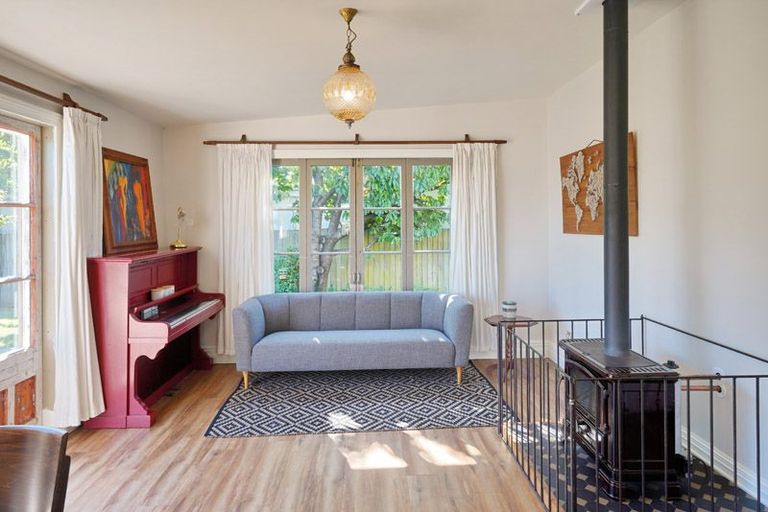 Photo of property in 11 Isabella Place, Waltham, Christchurch, 8011