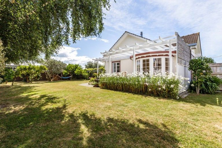 Photo of property in 104 Mayfair Avenue, Mayfair, Hastings, 4122