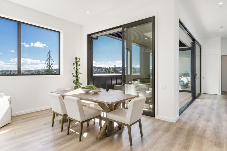 Photo of property in 7/14 Tamariki Avenue, Orewa, 0931