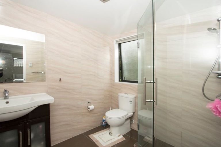 Photo of property in 43b Redoubt Road, Goodwood Heights, Auckland, 2105