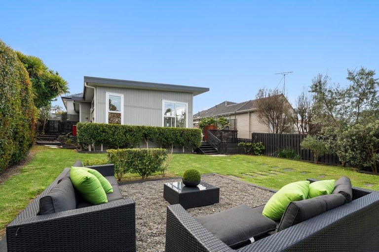 Photo of property in 72 Kiwitea Street, Sandringham, Auckland, 1041