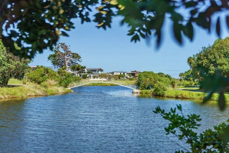 Photo of property in 7 Marewa Place, Waikanae Beach, Waikanae, 5036