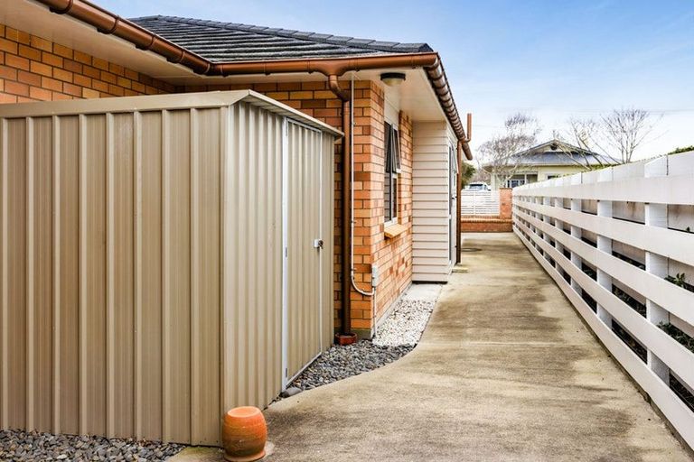 Photo of property in 11 Grey Street, Hawera, 4610
