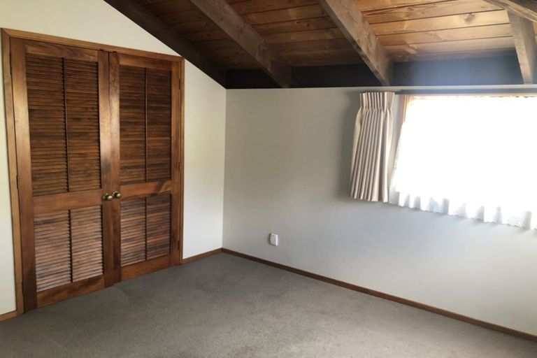 Photo of property in 2/69 Saddleback Rise, Murrays Bay, Auckland, 0630