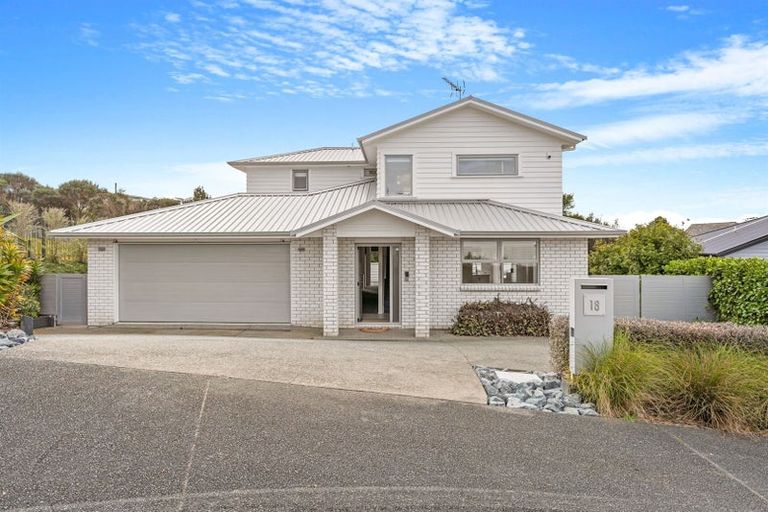 Photo of property in 18 Bella Vista Drive, Gulf Harbour, Whangaparaoa, 0930