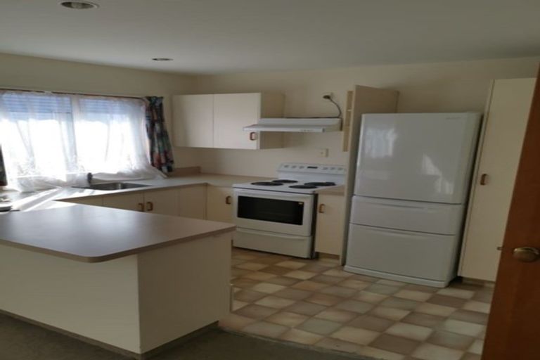 Photo of property in 100 Tilford Street, Woolston, Christchurch, 8062