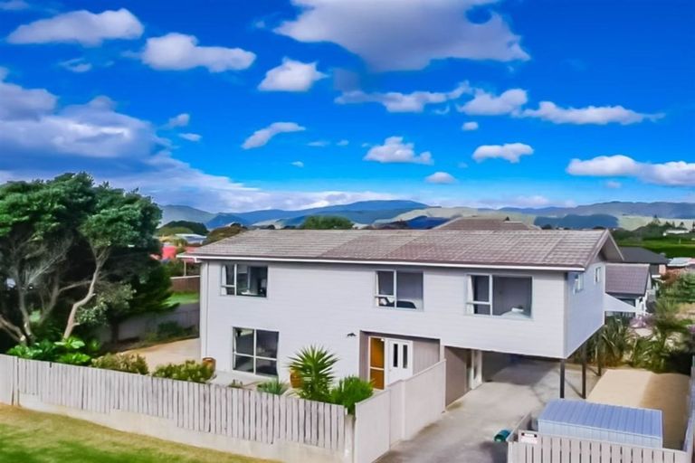 Photo of property in 122 Manly Street, Paraparaumu Beach, Paraparaumu, 5032