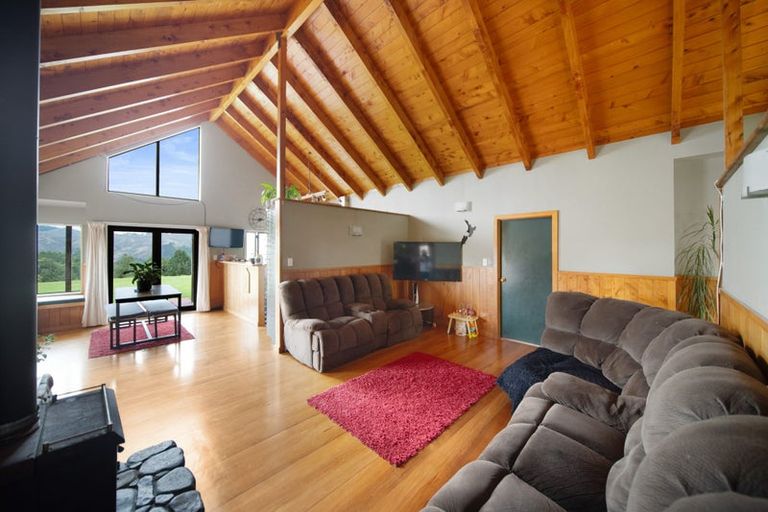 Photo of property in 22 Falls Road, Hunua, Papakura, 2583