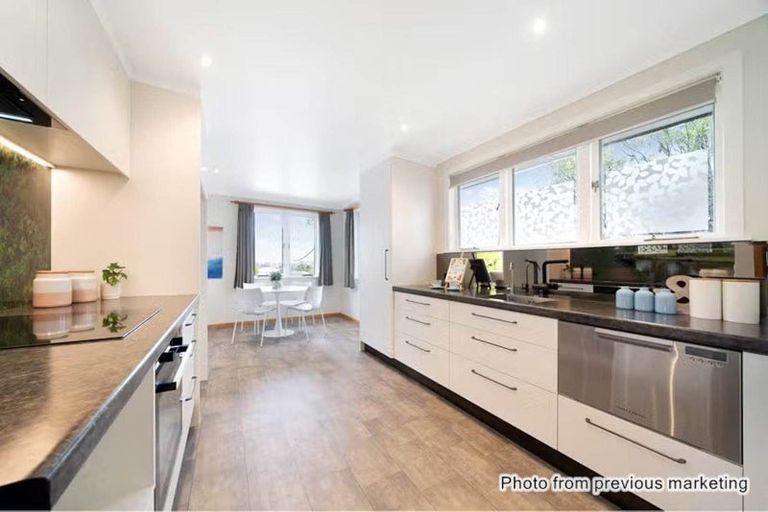 Photo of property in 34 Coniston Avenue, Te Atatu South, Auckland, 0610