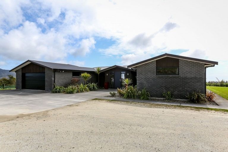 Photo of property in 1906c Carrington Road, Koru, New Plymouth, 4374