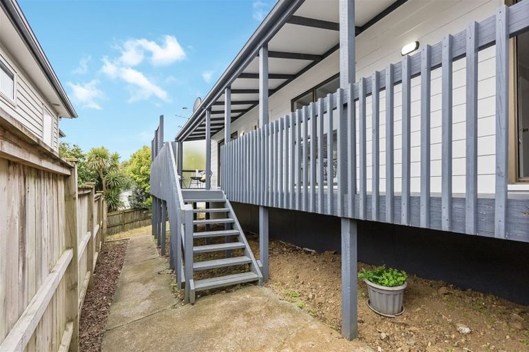 Photo of property in 70 Hutchinsons Road, Bucklands Beach, Auckland, 2014