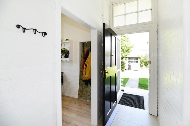 Photo of property in 17 Rhodes Street, Waimate, 7924