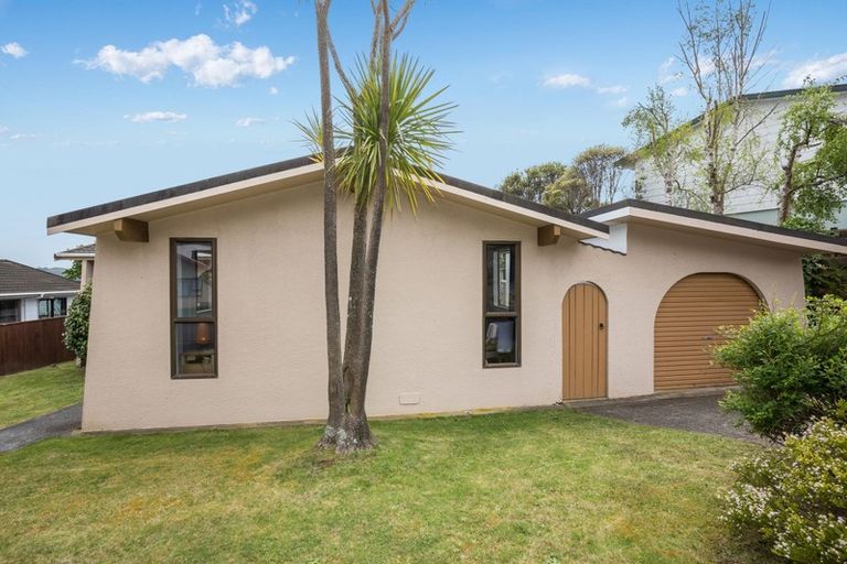 Photo of property in 76 Eskdale Road, Papakowhai, Porirua, 5024