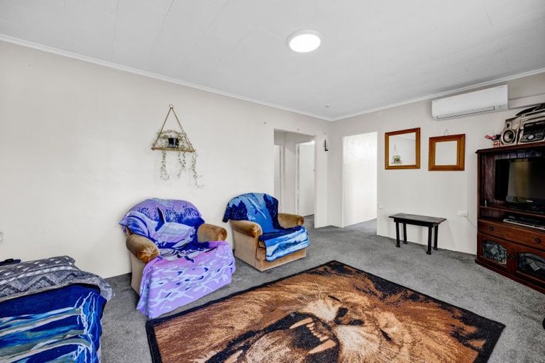 Photo of property in 17 Rimu Street, Hawera, 4610