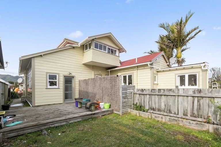 Photo of property in 35 Plunket Avenue, Petone, Lower Hutt, 5012