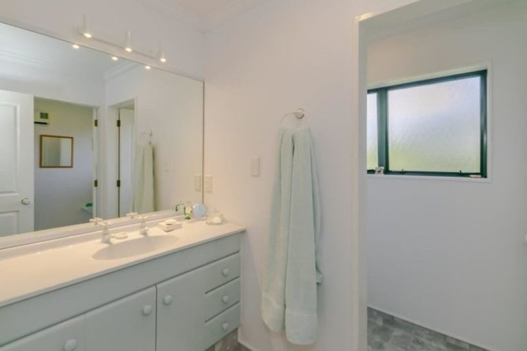 Photo of property in 50 Railway Terrace, Ohau, Levin, 5570