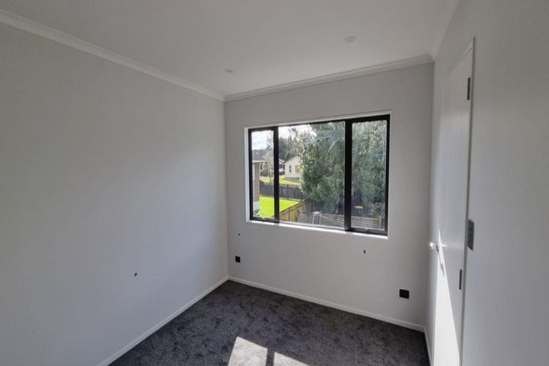 Photo of property in 425f Great South Road, Opaheke, Papakura, 2113