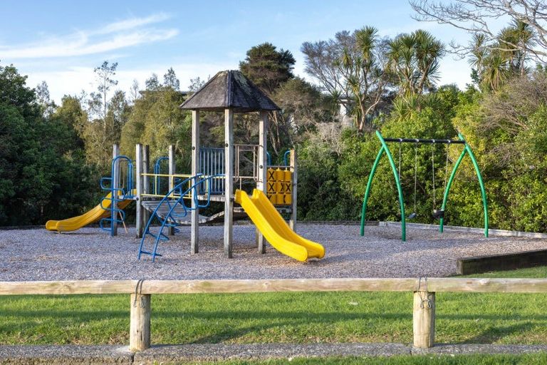 Photo of property in 72 Blue Heron Rise, Stanmore Bay, Whangaparaoa, 0932