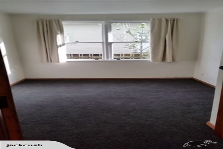 Photo of property in 21 Perrin Place, Kelvin Grove, Palmerston North, 4414
