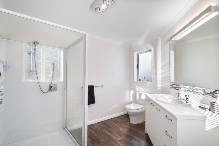 Photo of property in 15 Sutton Place, Dallington, Christchurch, 8061