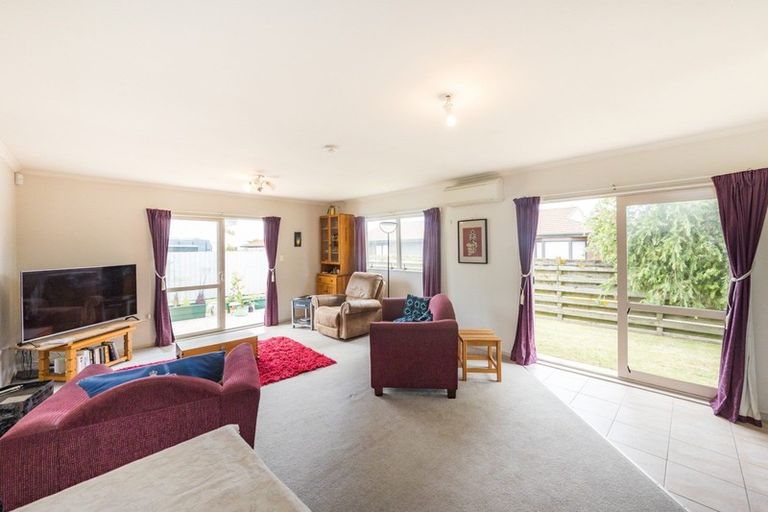 Photo of property in 986 Tremaine Avenue, Roslyn, Palmerston North, 4414