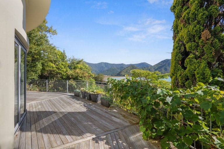 Photo of property in 16 Old Coach Road, Havelock, 7100