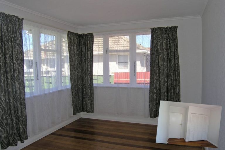 Photo of property in 5 Hollard Grove, Avalon, Lower Hutt, 5011