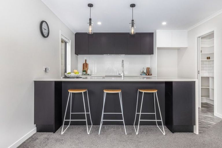 Photo of property in 1a Te Reinga View, Tawa, Wellington, 5028