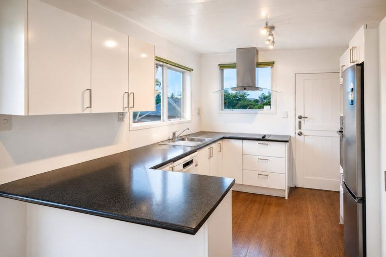 Photo of property in 302 Lincoln Road, Henderson, Auckland, 0610