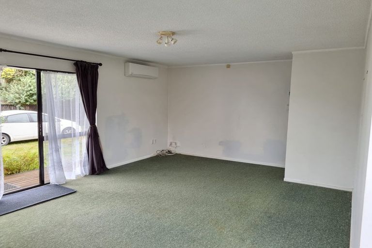 Photo of property in 2/87 Manuroa Road, Takanini, 2112