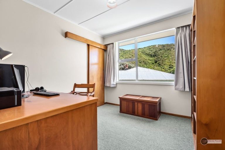 Photo of property in 12 Holmes Grove, Naenae, Lower Hutt, 5011