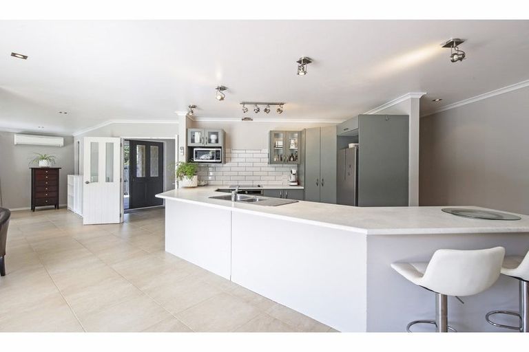 Photo of property in 107 High Street, Oxford, 7430