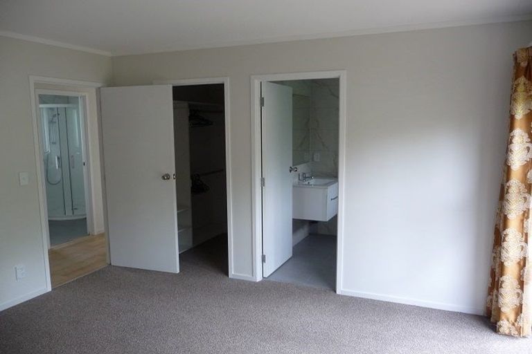 Photo of property in 2 Miraka Place, Birkenhead, Auckland, 0626