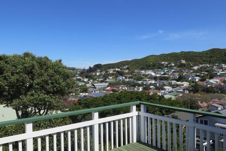 Photo of property in 28 Melbourne Road, Island Bay, Wellington, 6023