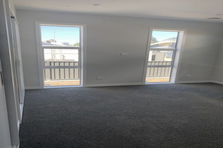 Photo of property in 35 Karearea Avenue, Kenepuru, Porirua, 5022