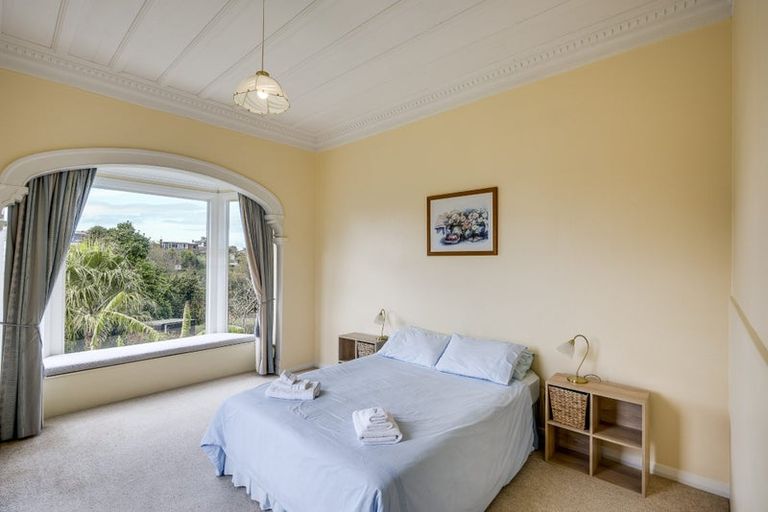 Photo of property in 13 Roslyn Road, Bluff Hill, Napier, 4110