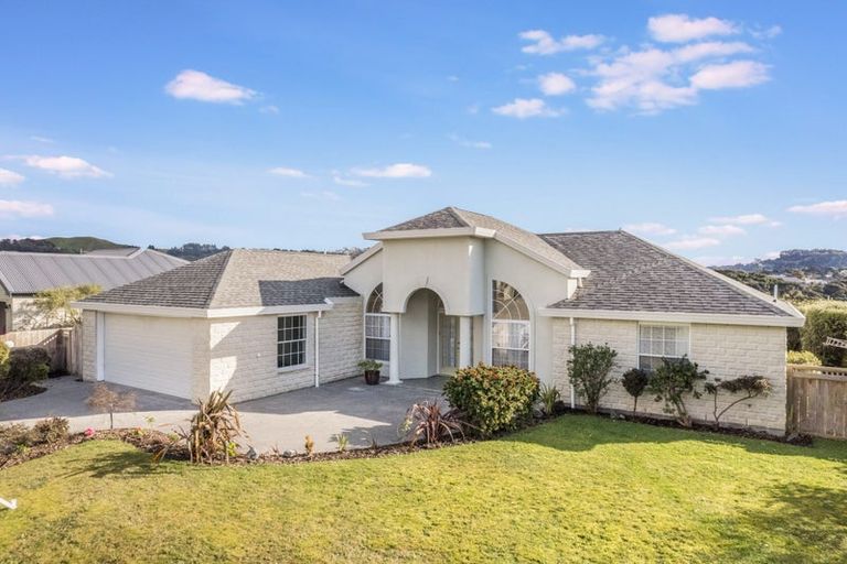 Photo of property in 84 Navigation Drive, Whitby, Porirua, 5024