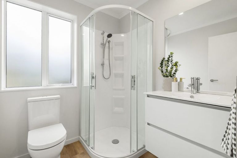 Photo of property in 30 Wyoming Avenue, Murrays Bay, Auckland, 0630