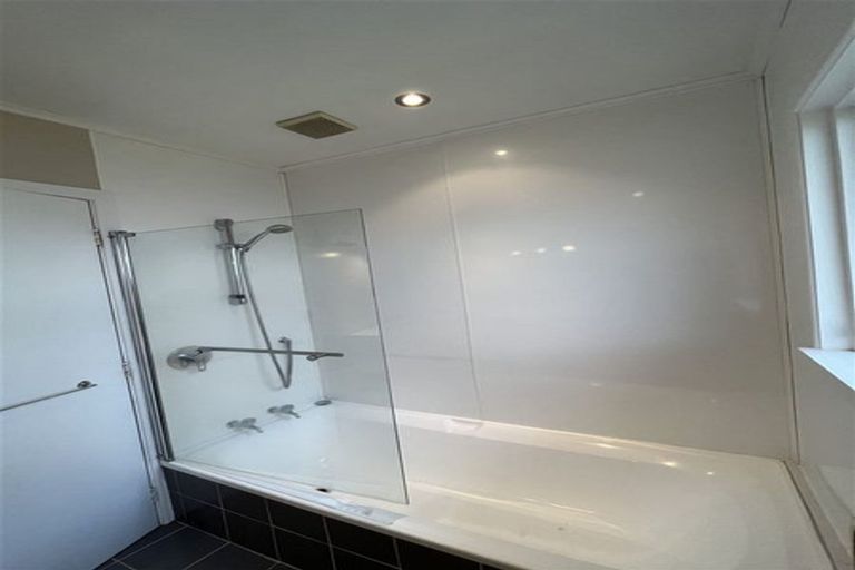 Photo of property in 1/23 Levesque Street, Birkdale, Auckland, 0626