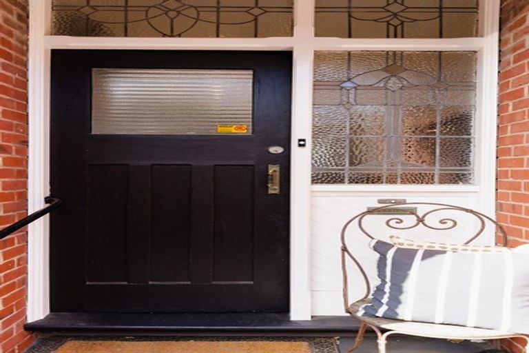 Photo of property in 33 Beach Street, Saint Clair, Dunedin, 9012