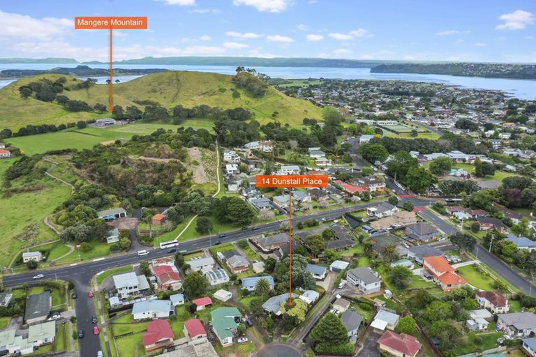 Photo of property in 14 Dunstall Place, Mangere Bridge, Auckland, 2022