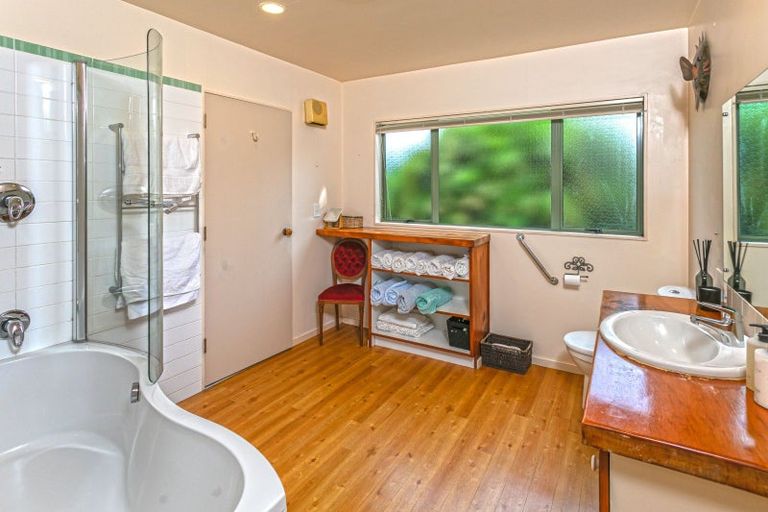 Photo of property in 2 Tairua Heights, Tairua, 3508