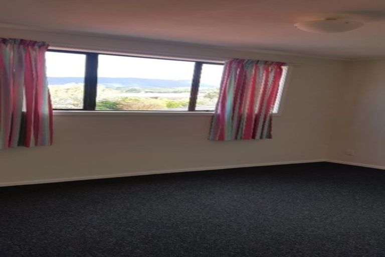 Photo of property in 100 Gibbons Street, Ebdentown, Upper Hutt, 5018